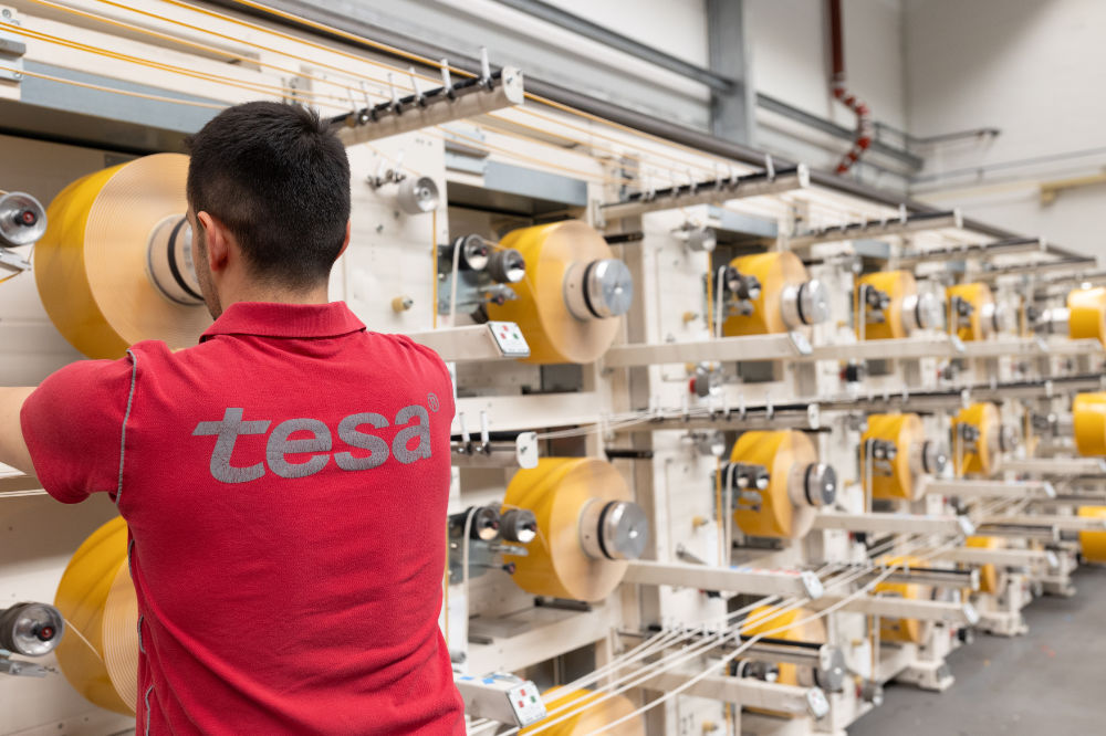 tesa Werk reduziert CO₂-Emissionen mit H₂